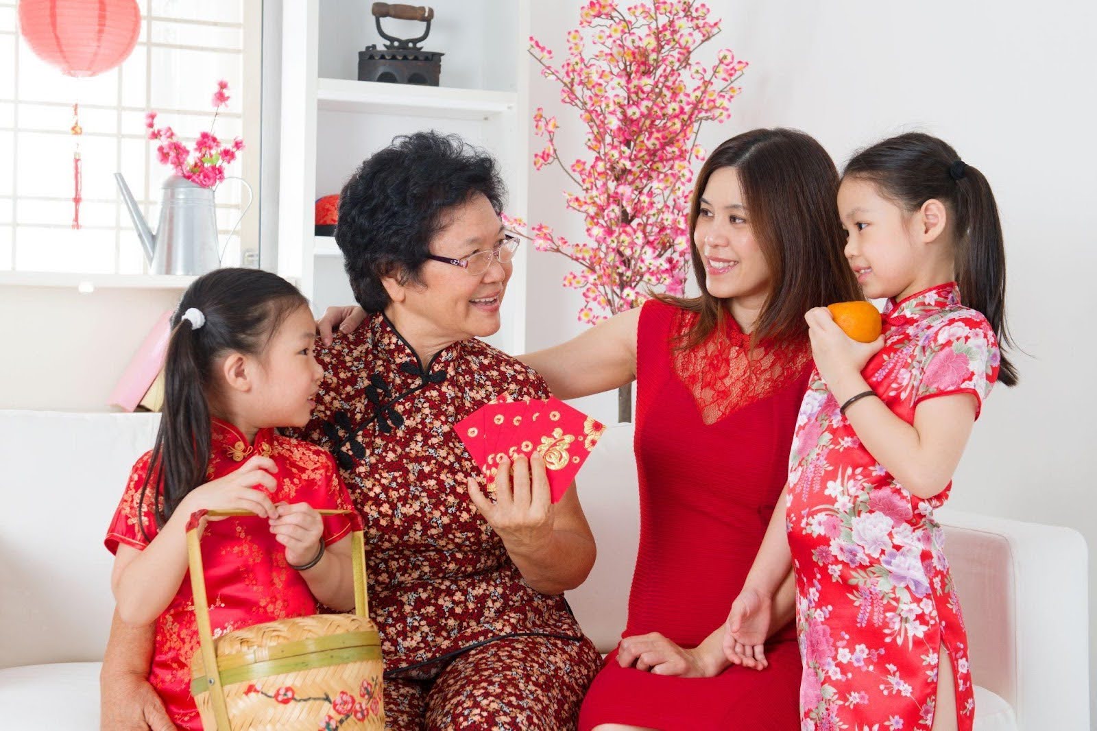 Honouring Traditions: Chinese New Year Gift-Giving Etiquette – Joaquim ...