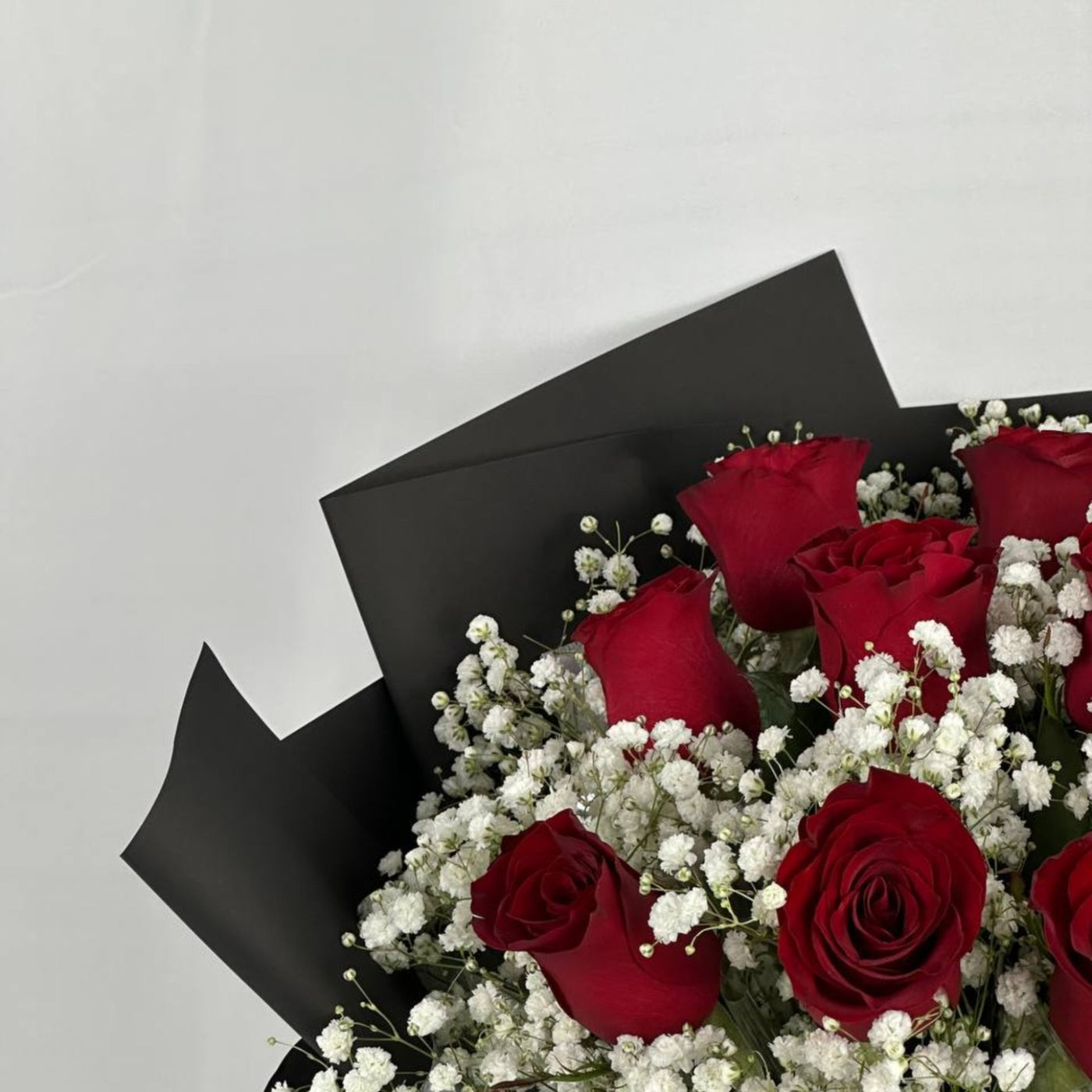 Classic Romance - Hand Bouquet (HB059)