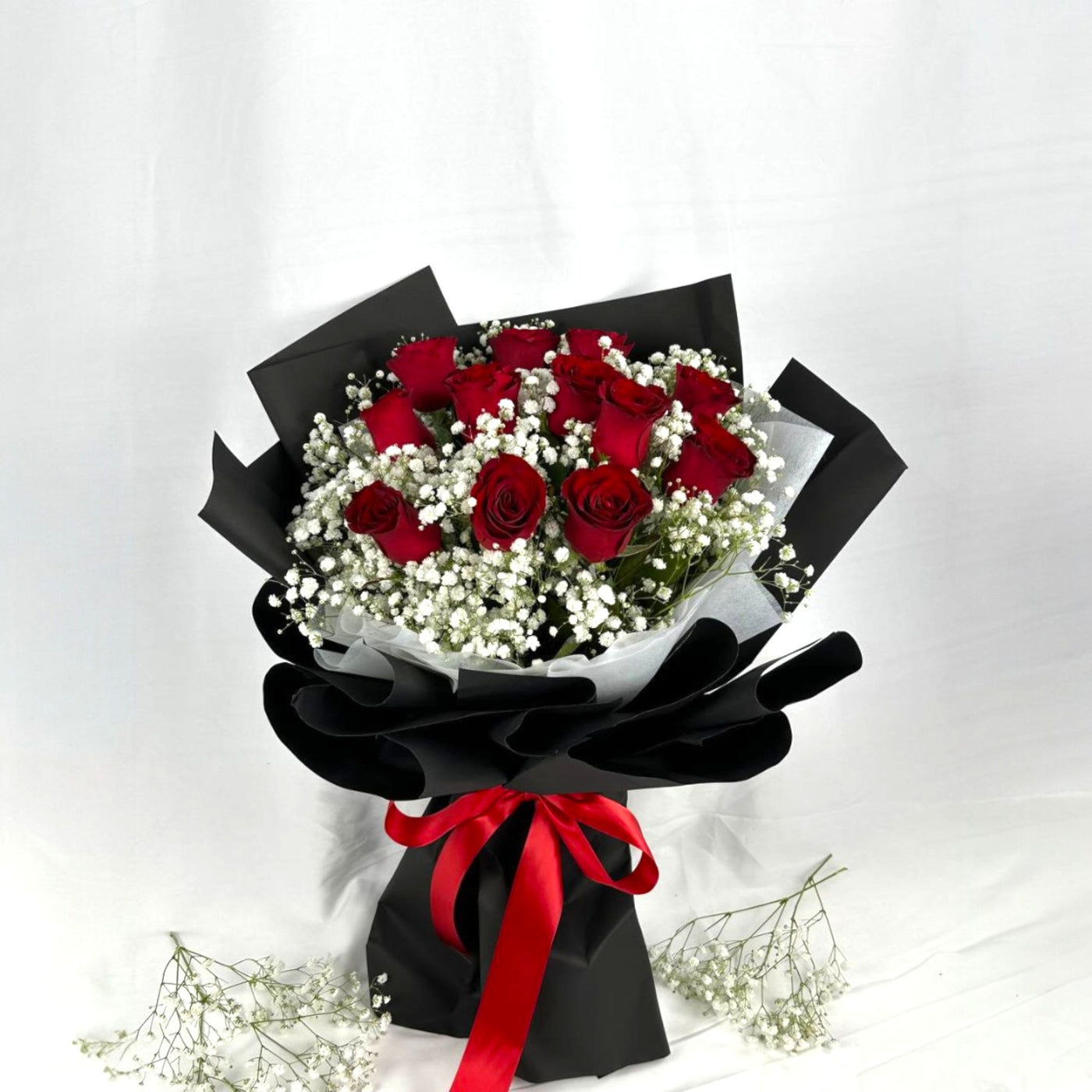 Classic Romance - Hand Bouquet (HB059)